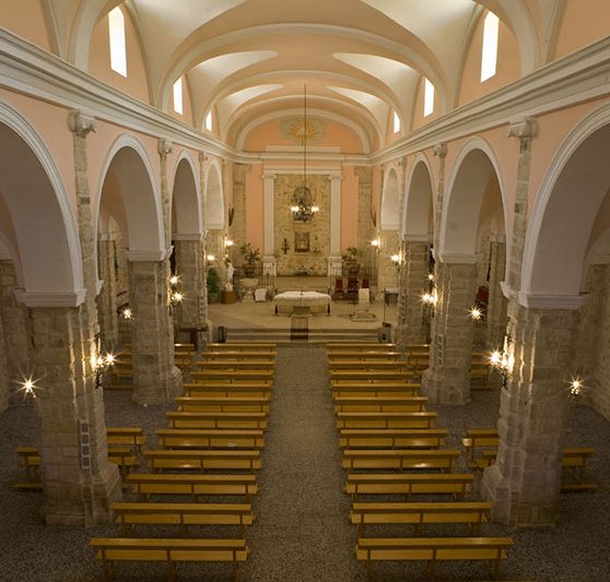 Carcelen-interior-iglesia