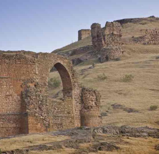 arco acueducto de Alcaráz