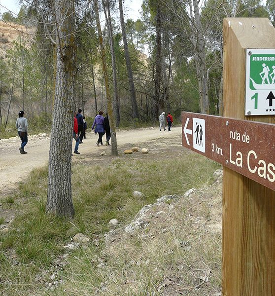 ruta a la cascada Letur